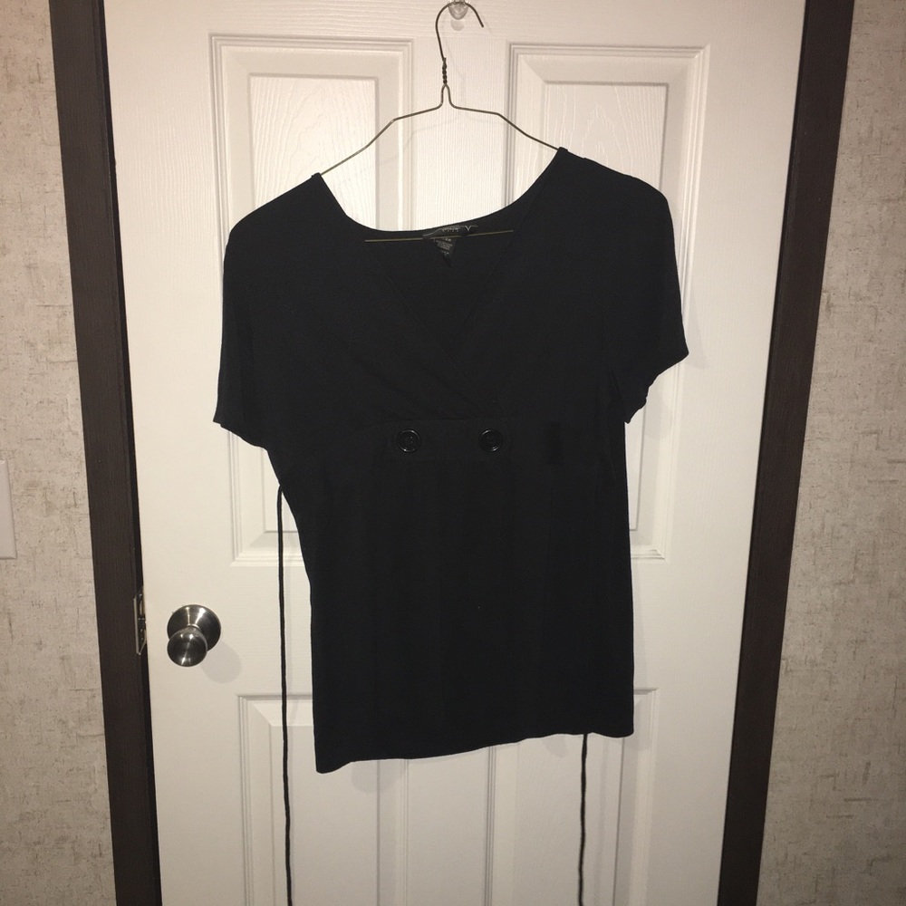 Venezia black t shirt with button detail